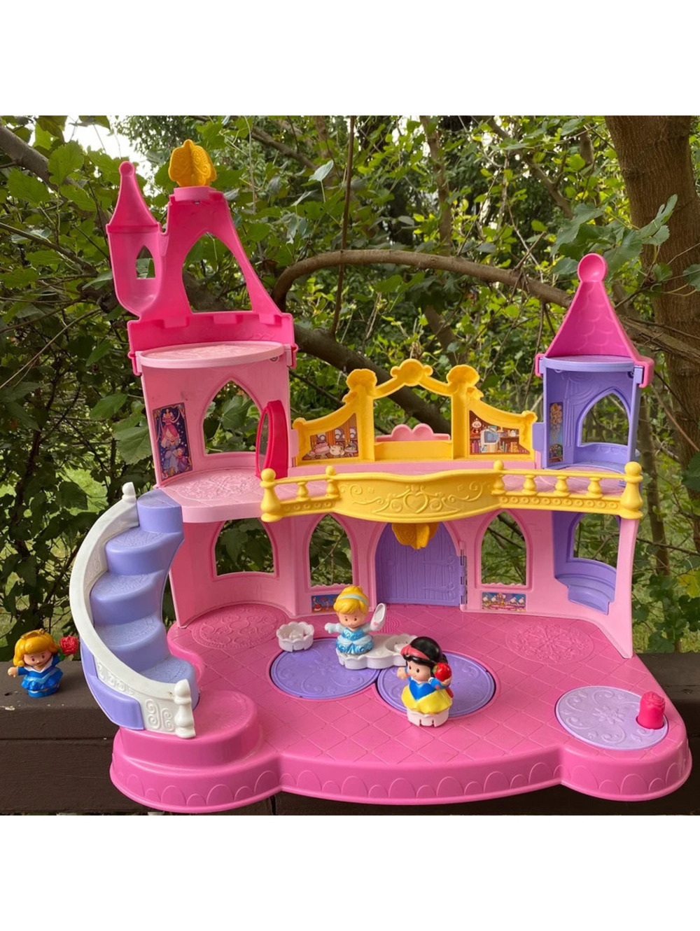Fisher-Price Little People Disney Princess Musical Dancing Palace